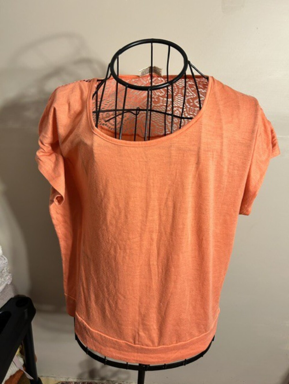 🍋‍🟩 size 1x 1 x womens tee shirt t peach  pink lace detail